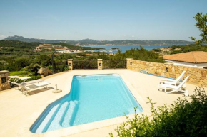Villa Baja Sardinia con piscina e vista Baja Sardinia